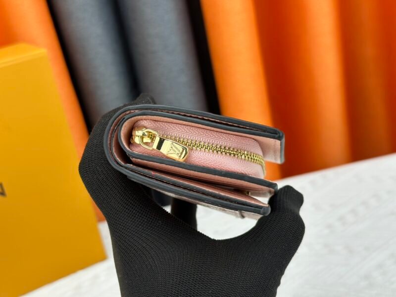 Cartera Clea Louis Vuitton - Imagen 5