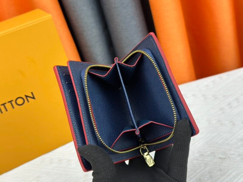 Cartera Clea Louis Vuitton - Imagen 7
