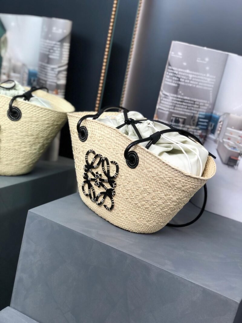 Bolso capazo Anagram pequeño Loewe - Imagen 3