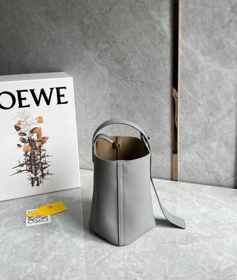 Bolso Pebble Bucket mini Loewe - Imagen 5