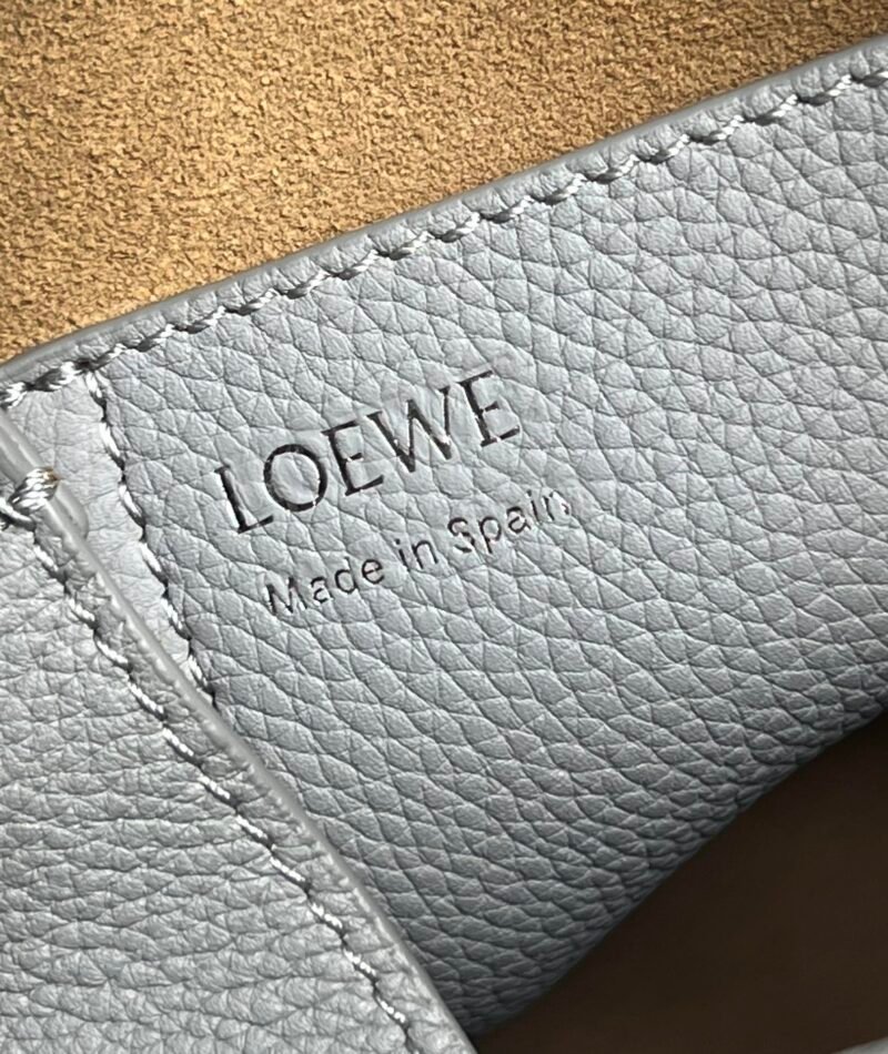 Bolso Pebble Bucket mini Loewe - Imagen 9