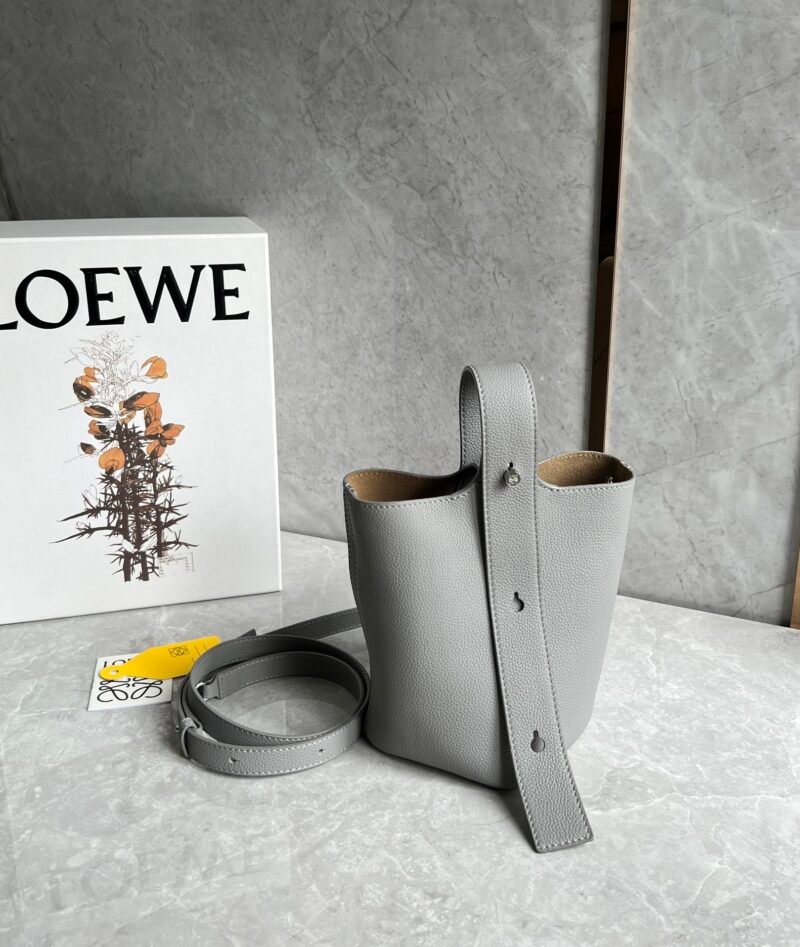 Bolso Pebble Bucket mini Loewe - Imagen 2