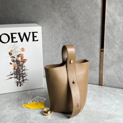 Bolso Pebble Bucket mini Loewe