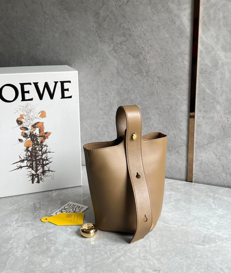 Bolso Pebble Bucket mini Loewe
