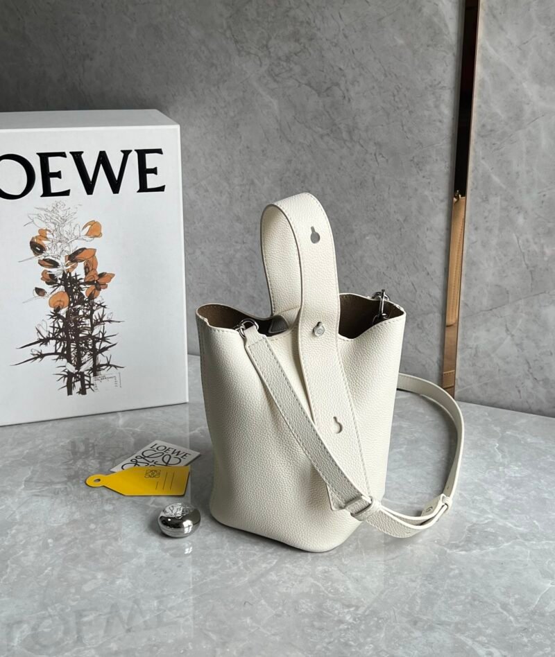 Bolso Pebble Bucket mini Loewe - Imagen 5