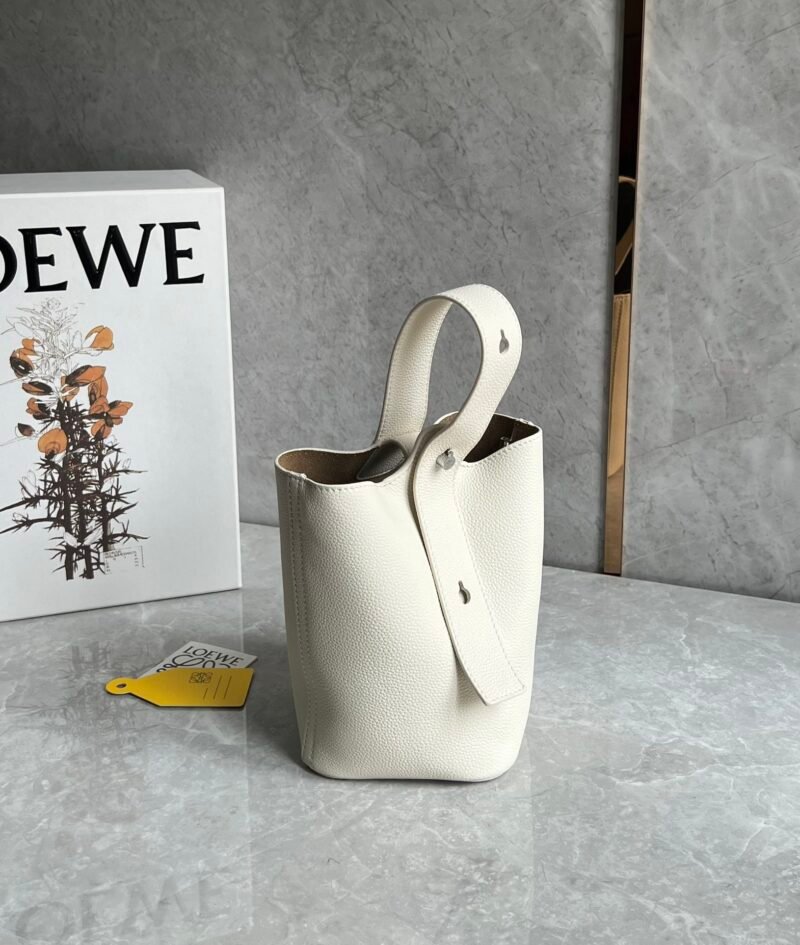 Bolso Pebble Bucket mini Loewe - Imagen 4