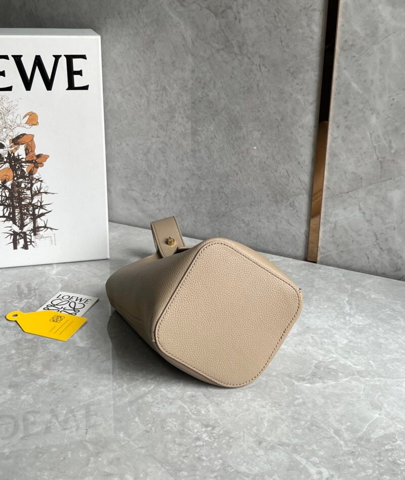 Bolso Pebble Bucket mini Loewe - Imagen 4