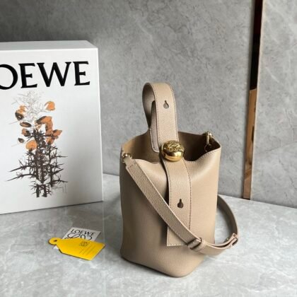 Bolso Pebble Bucket mini Loewe