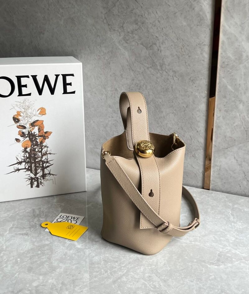 Bolso Pebble Bucket mini Loewe