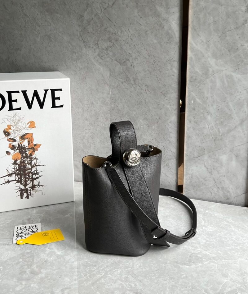 Bolso Pebble Bucket mini Loewe