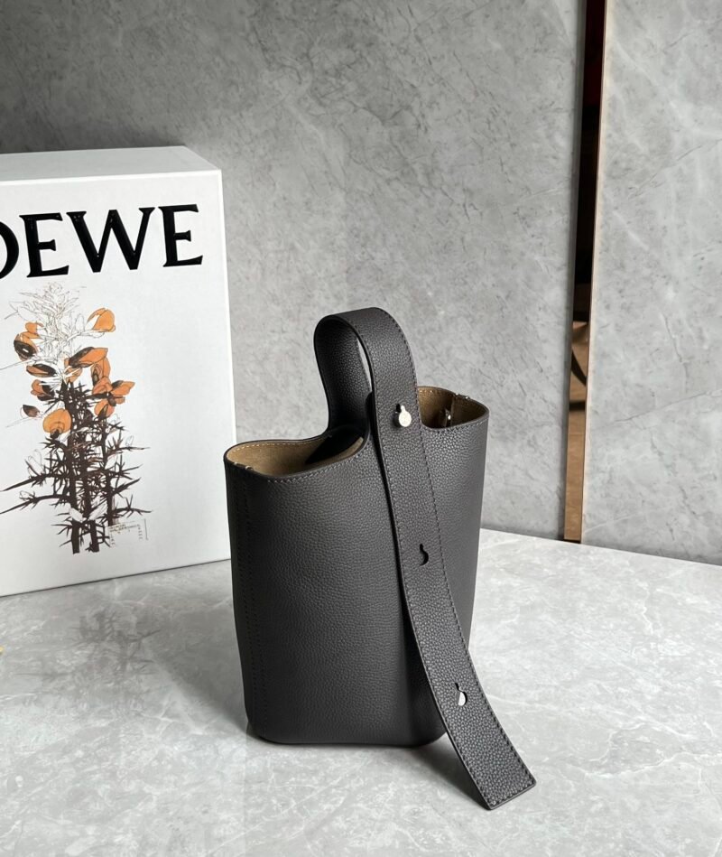 Bolso Pebble Bucket mini Loewe - Imagen 2