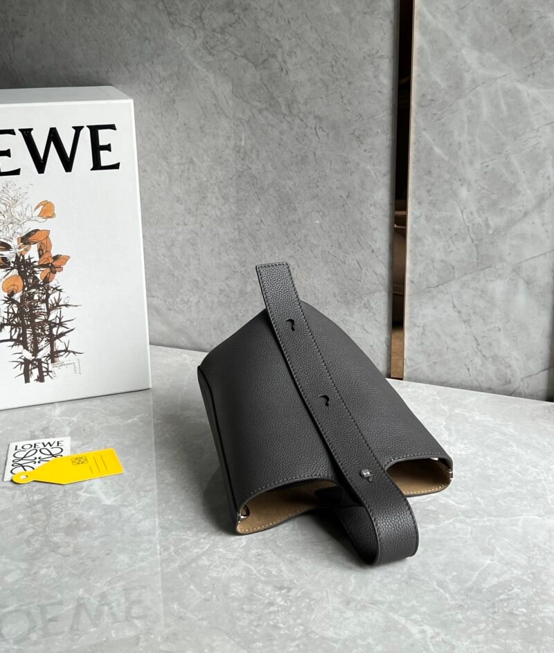 Bolso Pebble Bucket mini Loewe - Imagen 3