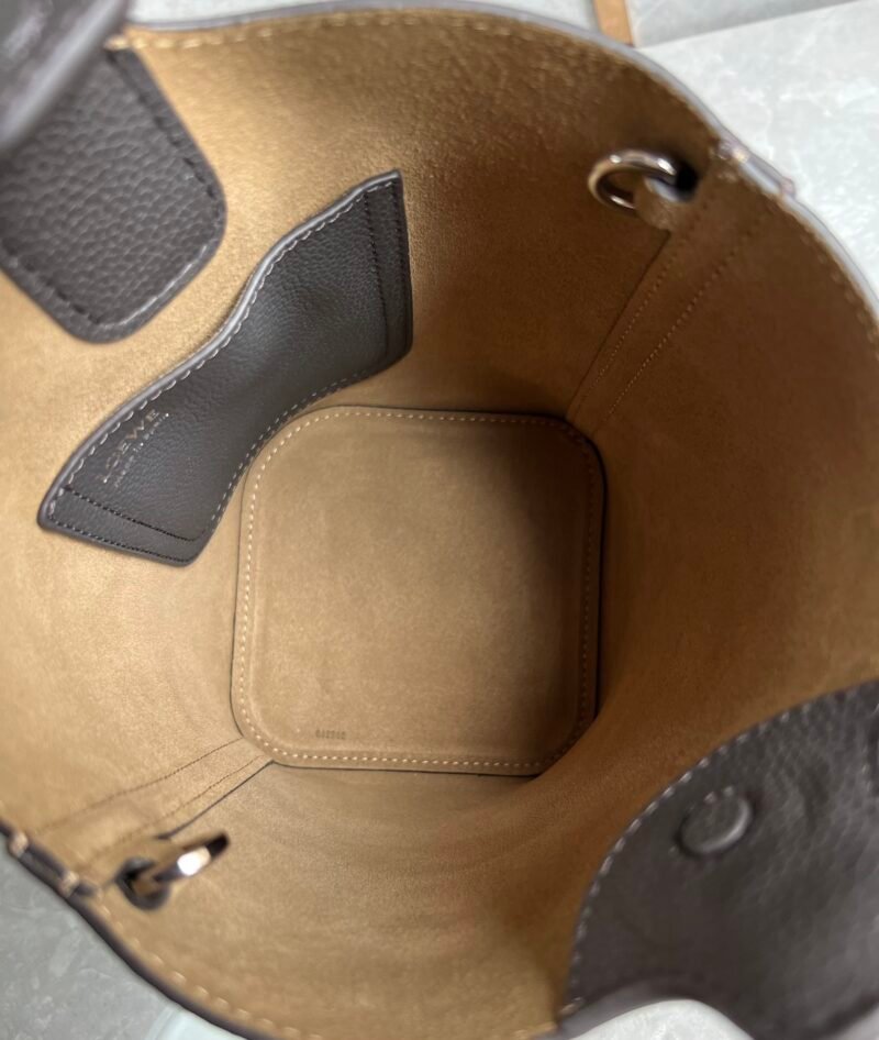 Bolso Pebble Bucket mini Loewe - Imagen 7