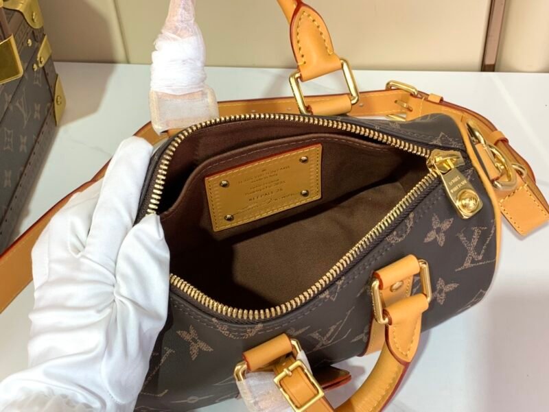 Bolso Keepall 25 con bandolera Louis Vuitton - Imagen 8