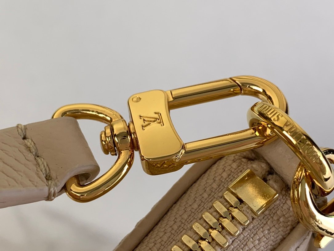 Bolso Easy Pouch On Strap Louis Vuitton - Imagen 7