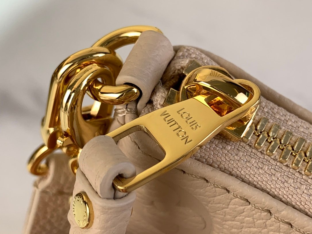 Bolso Easy Pouch On Strap Louis Vuitton - Imagen 6