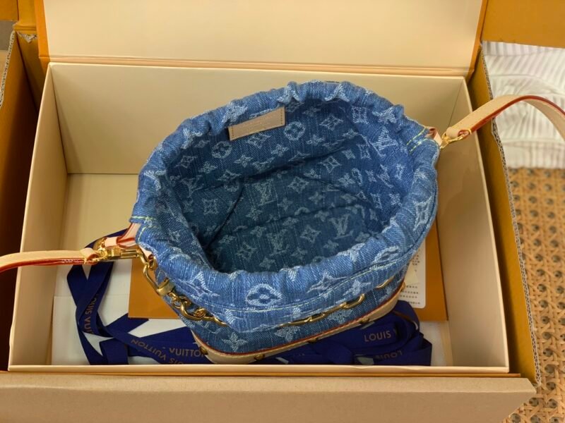 Mochila Nano Noé Louis Vuitton - Imagen 13