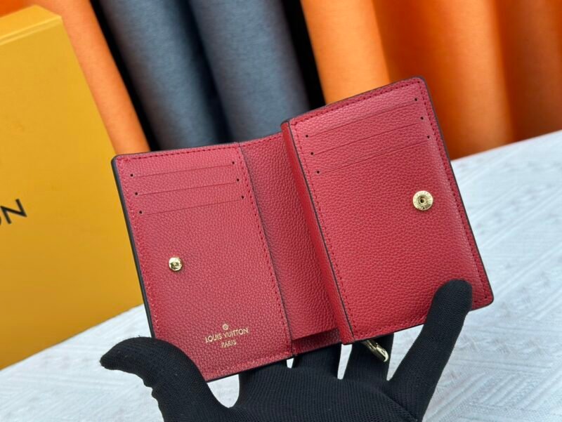 Cartera Clea Louis Vuitton - Imagen 8