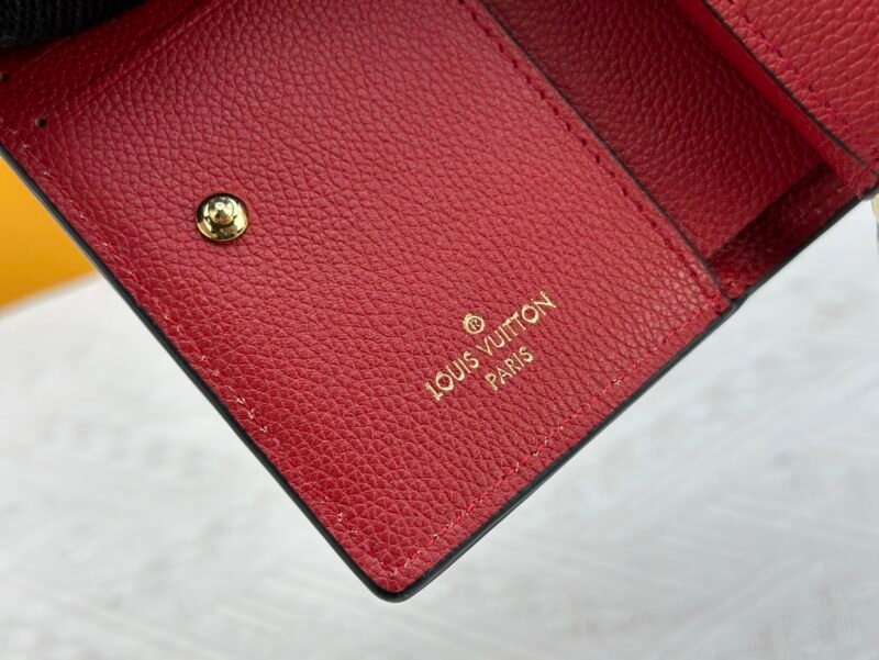 Cartera Clea Louis Vuitton - Imagen 9