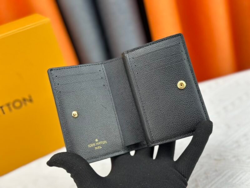 Cartera Clea Louis Vuitton - Imagen 6