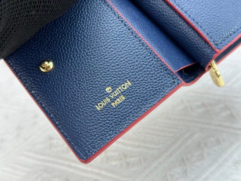 Cartera Clea Louis Vuitton - Imagen 9