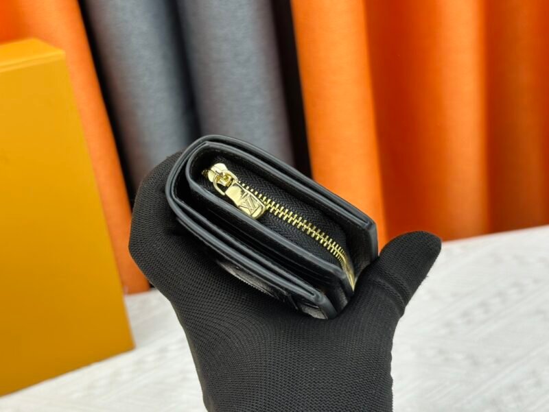 Cartera Clea Louis Vuitton - Imagen 5