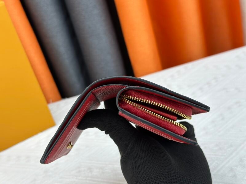 Cartera Clea Louis Vuitton - Imagen 7