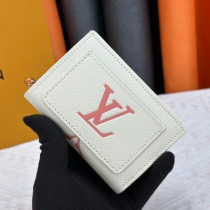 Cartera Clea Louis Vuitton