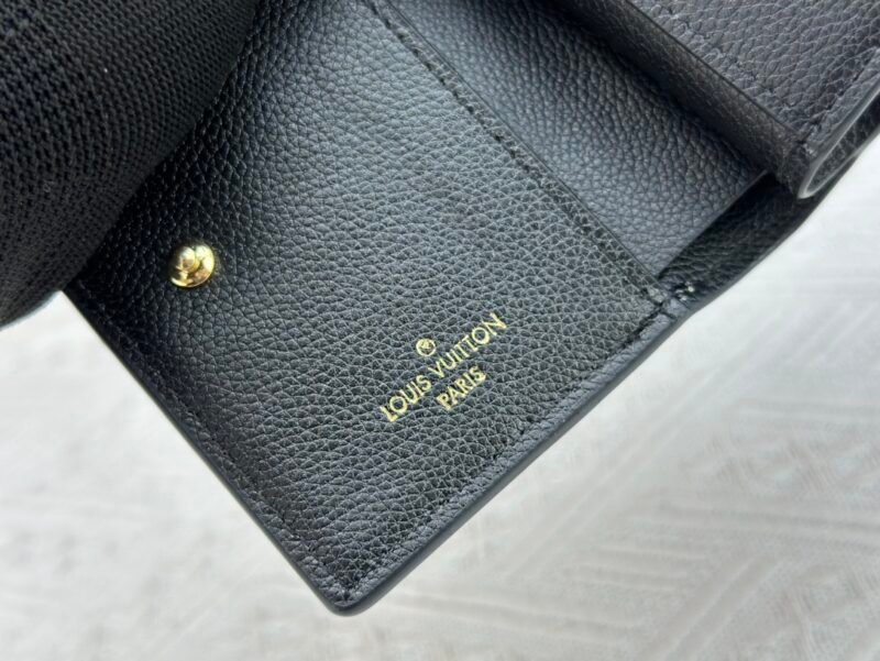 Cartera Clea Louis Vuitton - Imagen 9