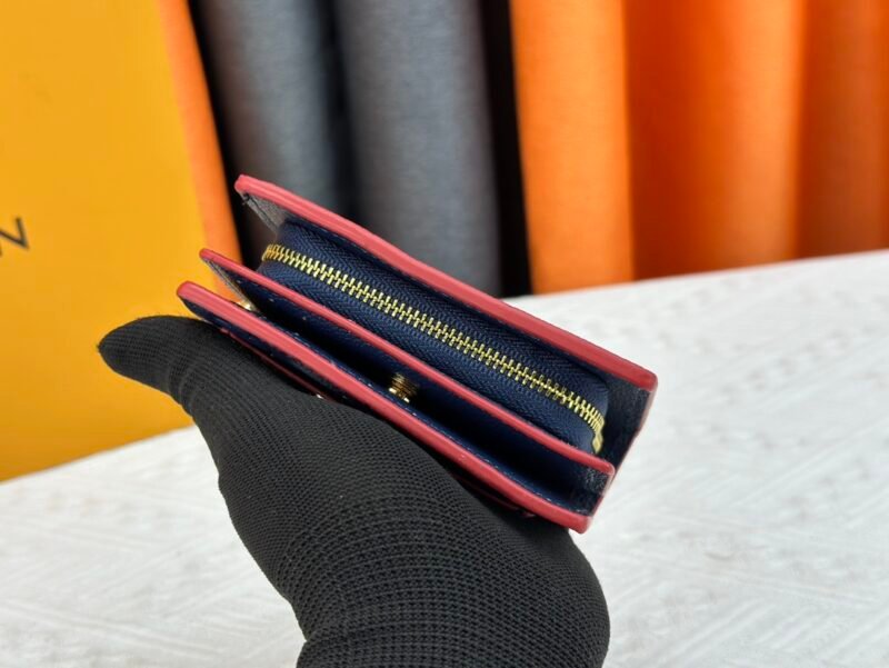 Cartera Clea Louis Vuitton - Imagen 4