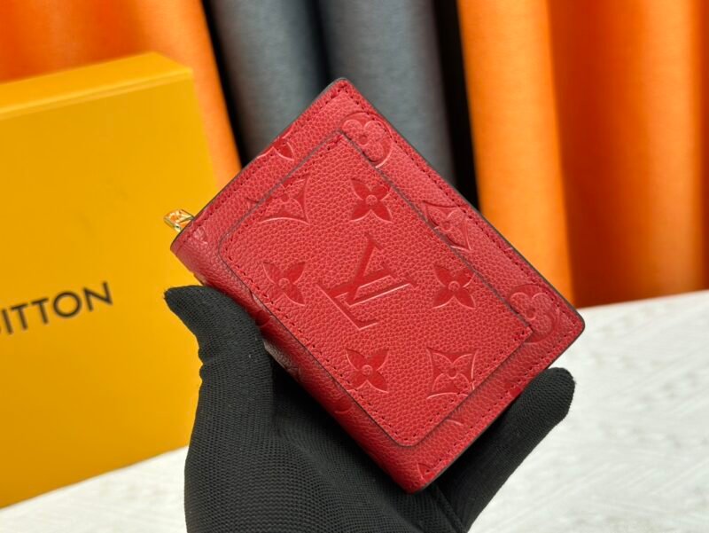 Cartera Clea Louis Vuitton