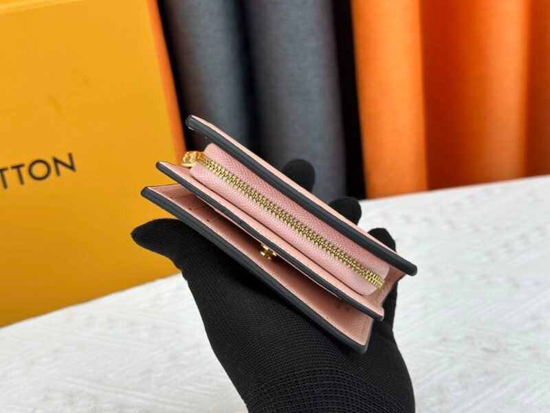 Cartera Clea Louis Vuitton - Imagen 4