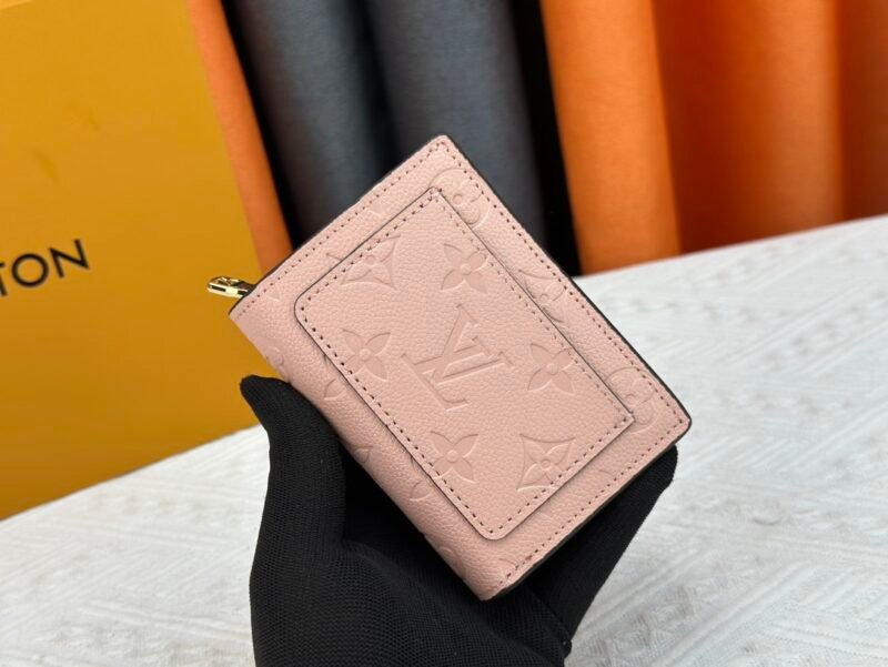 Cartera Clea Louis Vuitton