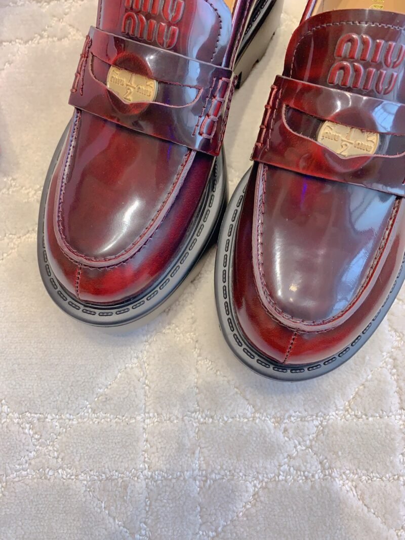 Mocasines de piel Miu Miu - Imagen 5