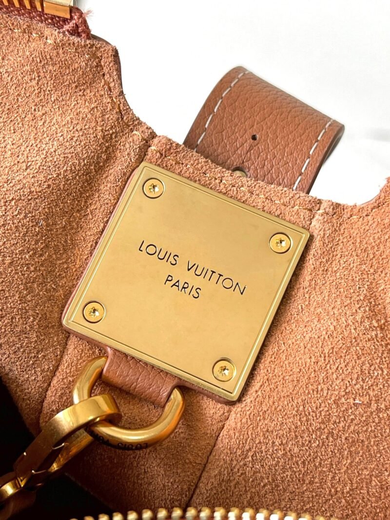 Bolso Low Key Cookie MM Louis Vuitton - Imagen 9