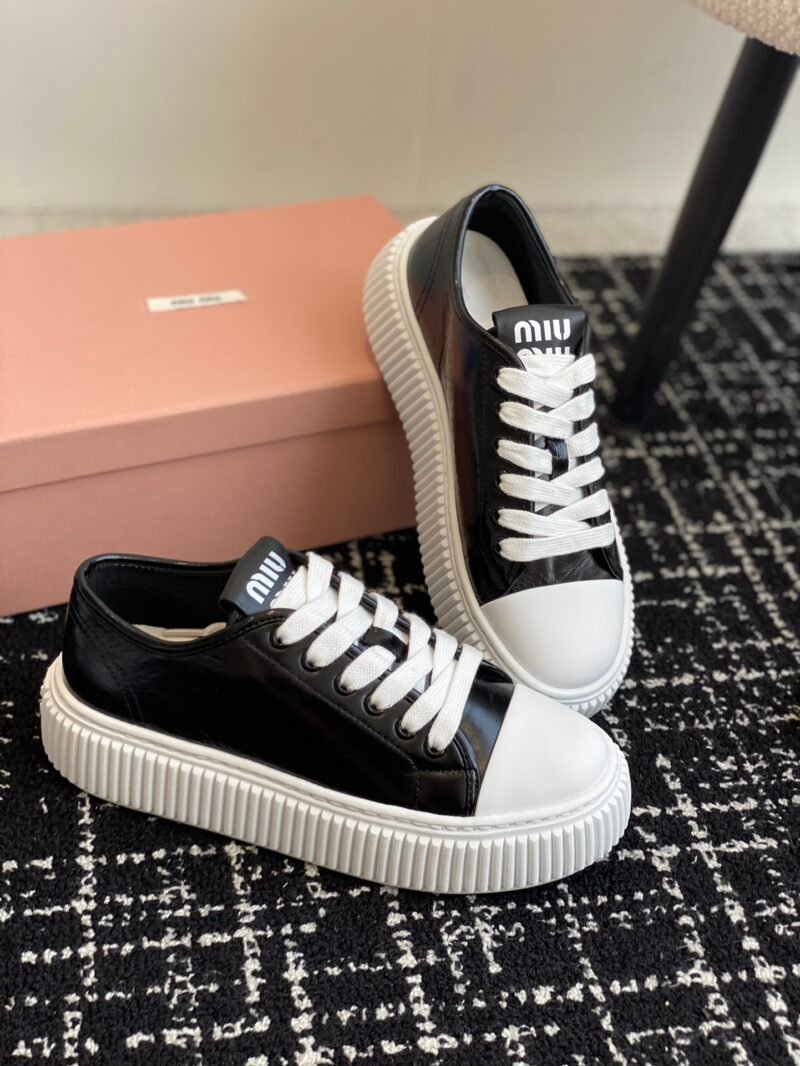 Zapatillas en piel Miu Miu