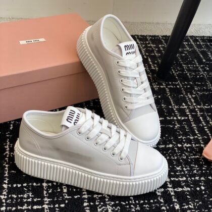 Zapatillas en piel Miu Miu