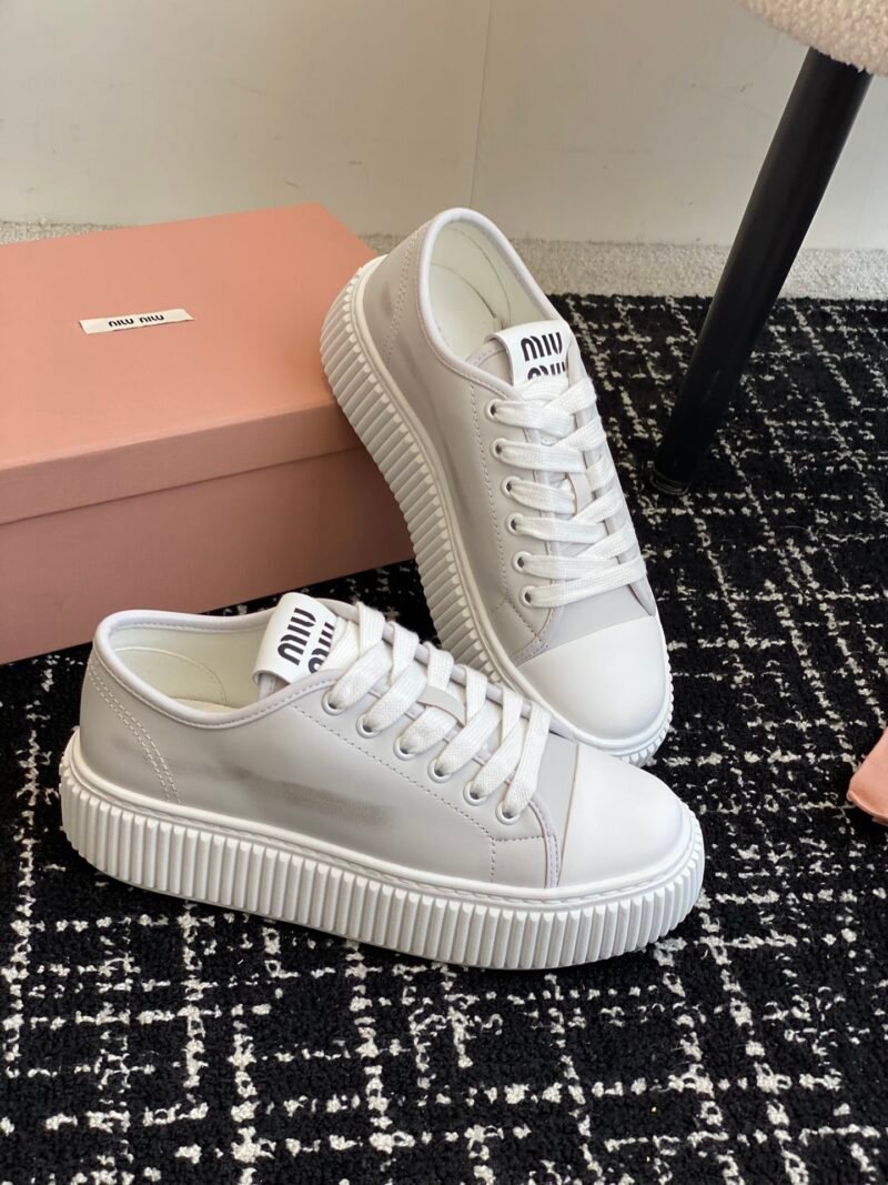 Zapatillas en piel Miu Miu