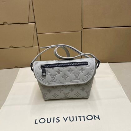 Cartera Pulse con bandolera Louis Vuitton