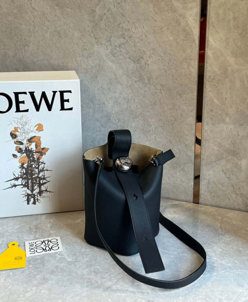 Bolso Pebble Bucket mini Loewe - Imagen 2