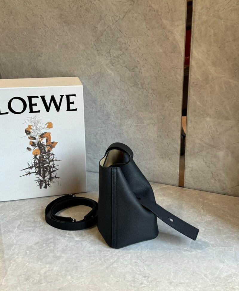 Bolso Pebble Bucket mini Loewe - Imagen 4