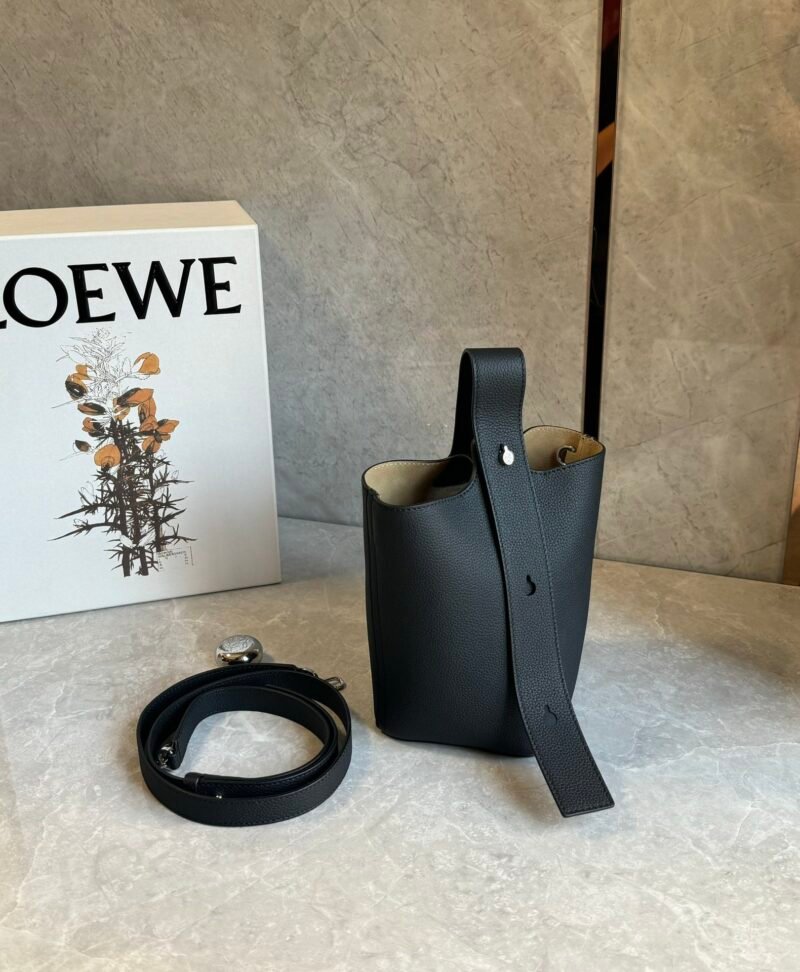 Bolso Pebble Bucket mini Loewe