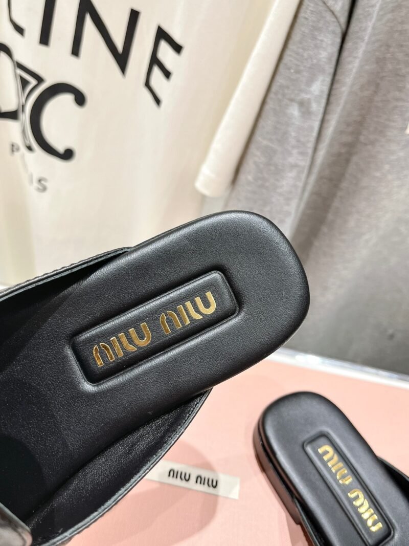 Mule en piel Miu Miu - Imagen 8