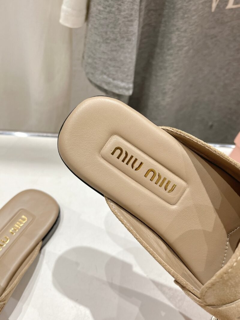 Mule en piel Miu Miu - Imagen 7