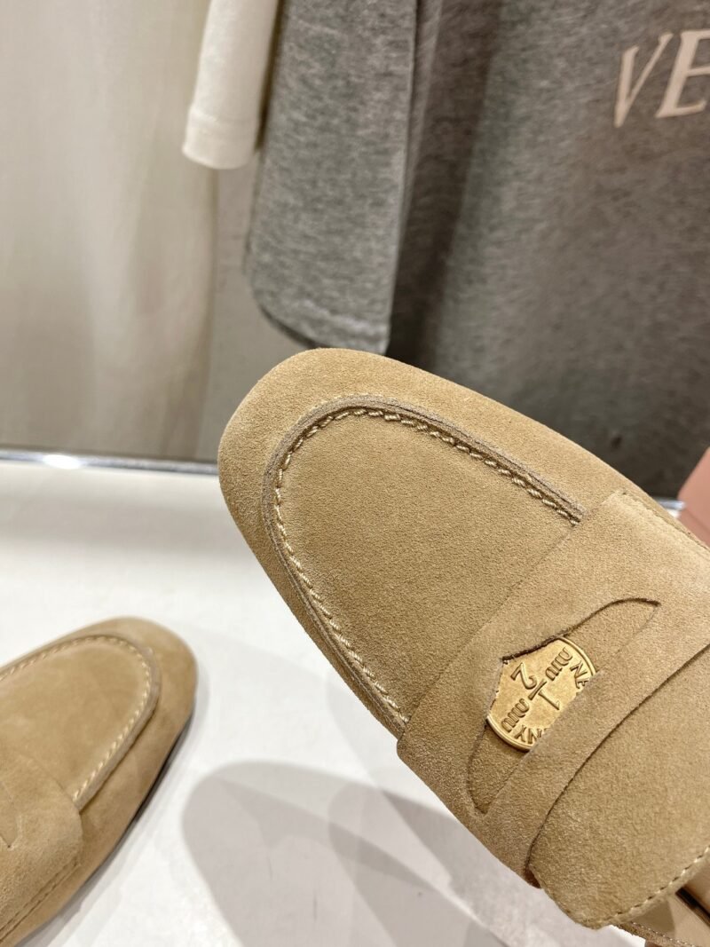 Mule en piel Miu Miu - Imagen 6