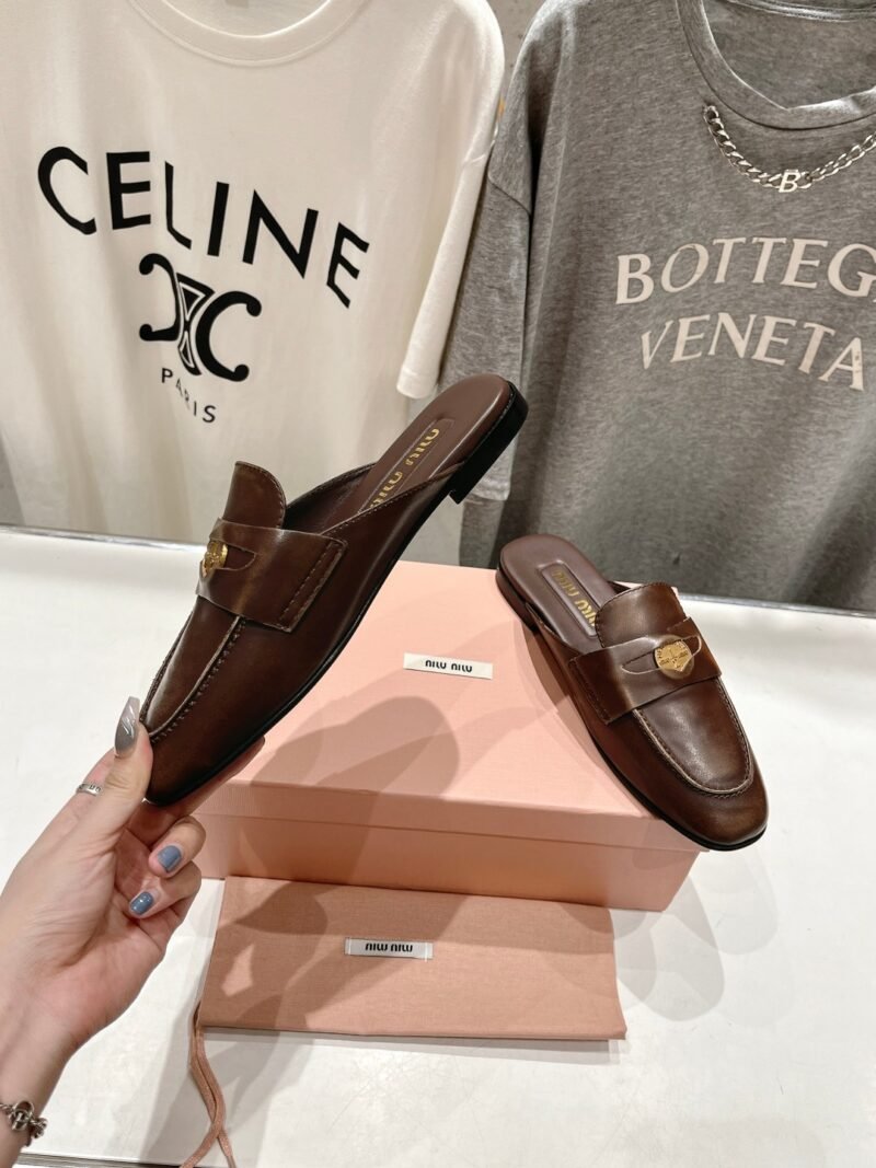 Mule en piel Miu Miu - Imagen 4