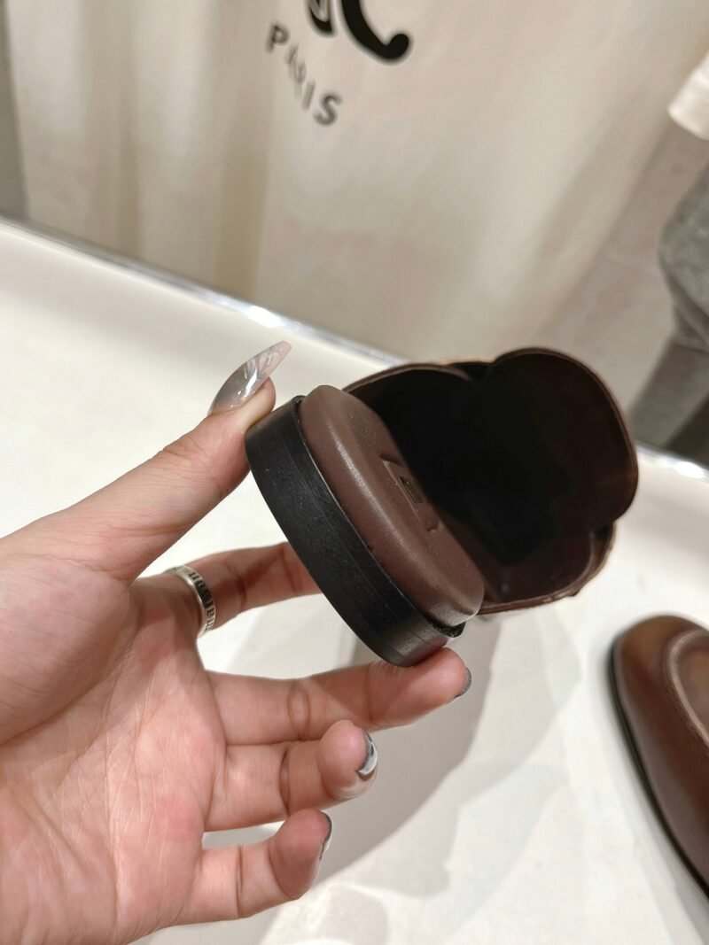Mule en piel Miu Miu - Imagen 8