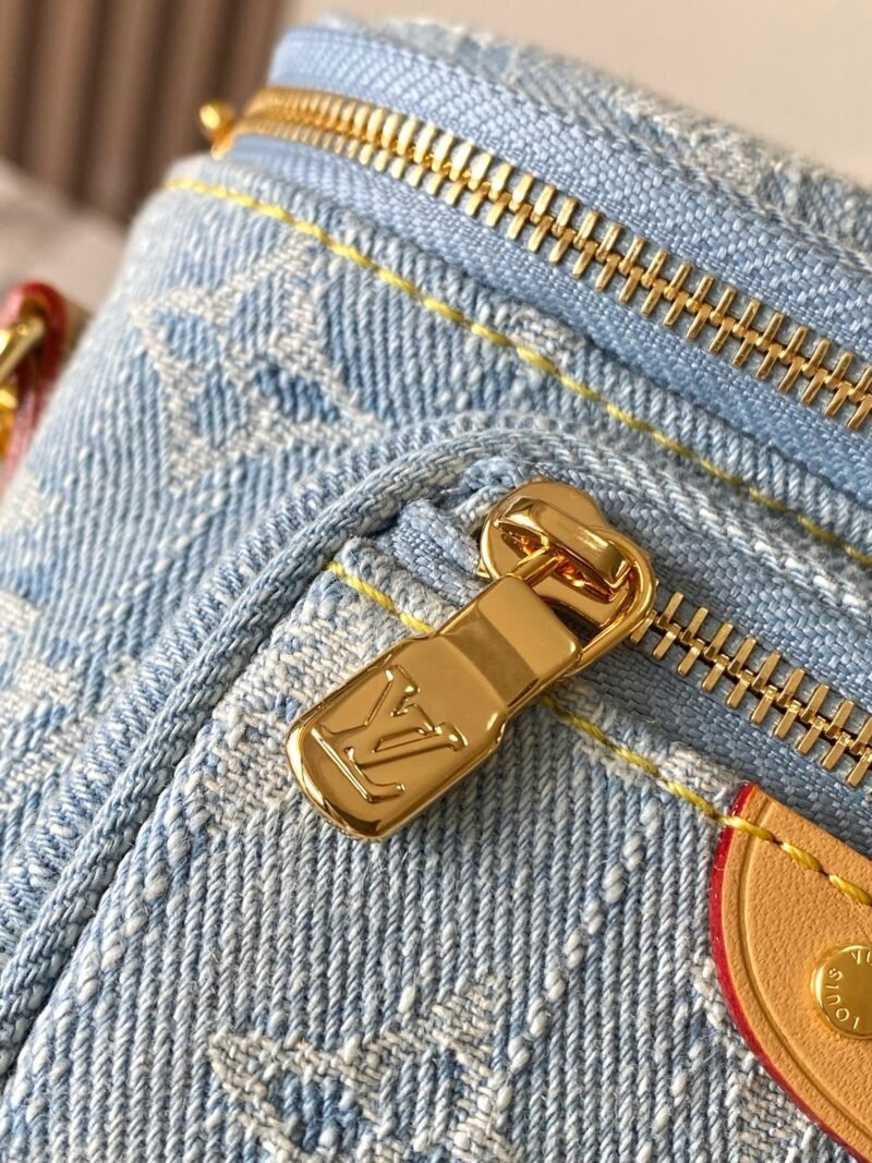 Mini Bumbag Monogram Louis Vuitton - Imagen 6