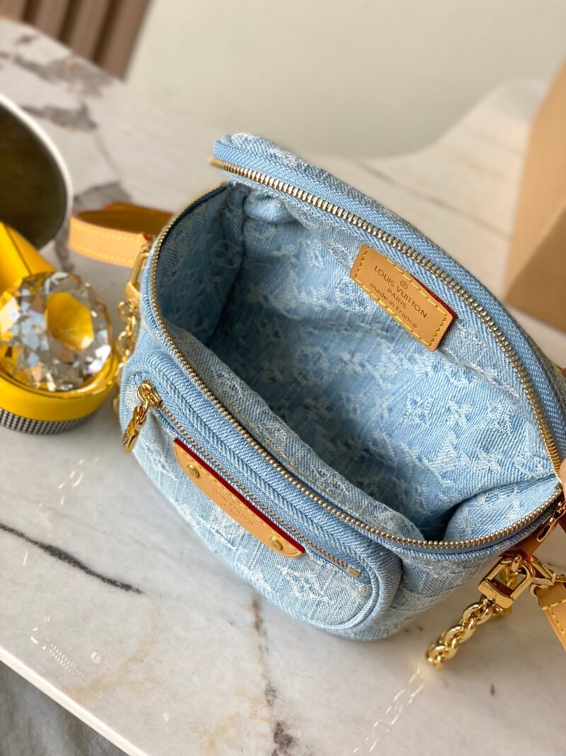 Mini Bumbag Monogram Louis Vuitton - Imagen 8