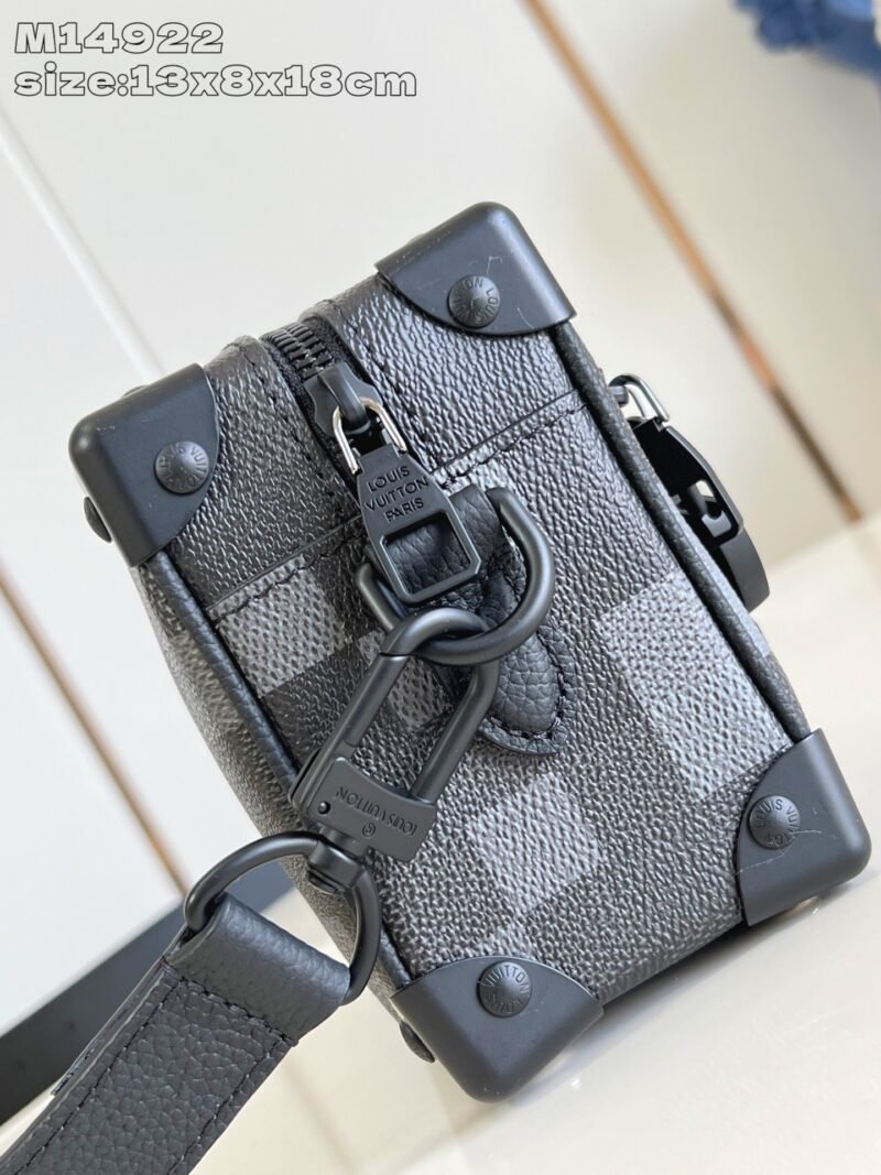 Bolso Mini Soft Trunk Louis Vuitton - Imagen 3